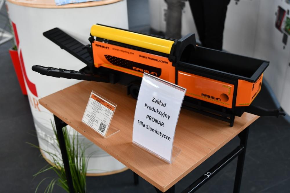 Zdjęcie galerii artykułu: Stoisko jednego z wystawców wydarzenia - Stoisko wystawiennicze zakładu produkcyjnego PRONAR