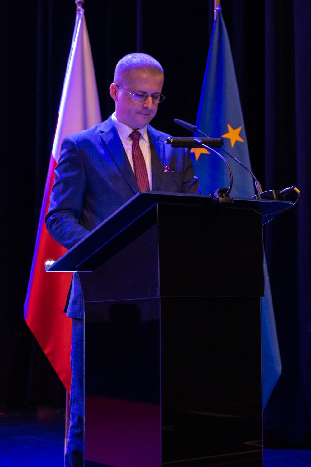 Zdjęcie galerii artykułu:  - Paweł Trojanowski wita gości w trakcie uroczystości