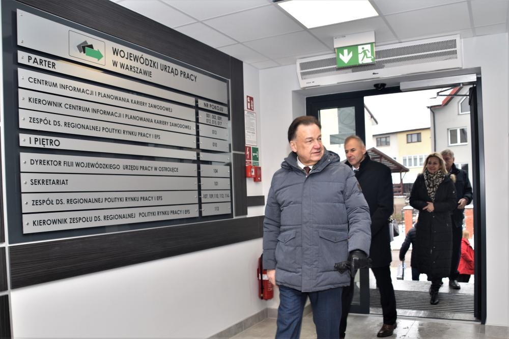 Zdjęcie galerii artykułu:  - Oprowadzenie Marszałka Województwa Mazowieckiego Adama Struzika po budynku ostrołęckiej filii