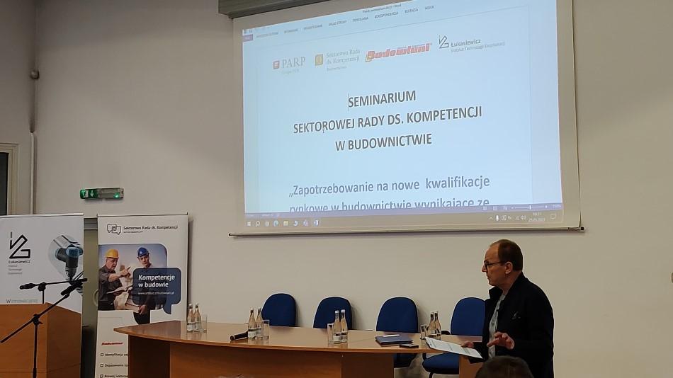 Zdjęcie galerii artykułu:  - Dr inż. Krzysztof Symela w trakcie wystąpienia