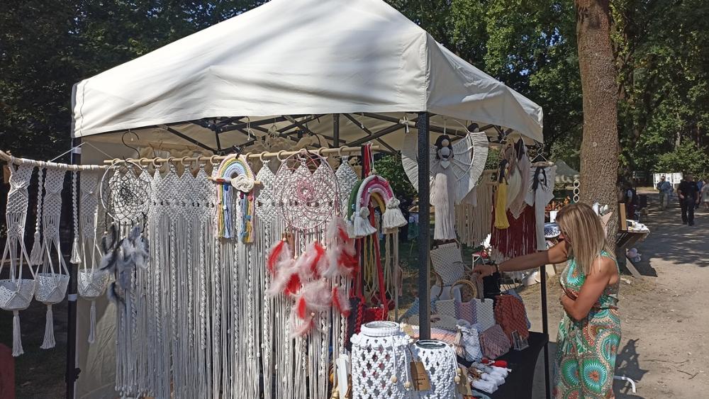 Zdjęcie galerii artykułu:  - stoisko z wyrobami rękodzieła podczas Święta Plonów
