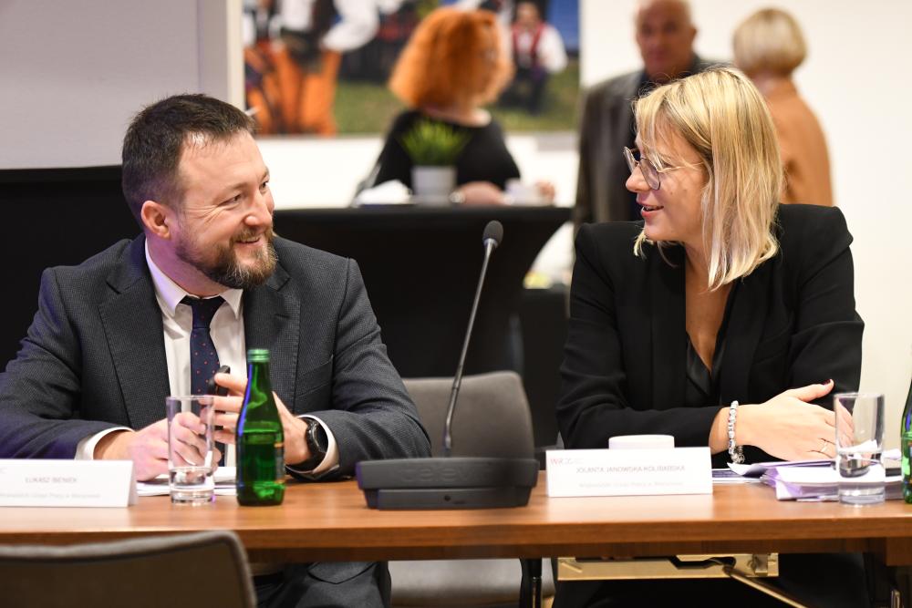 Zdjęcie galerii artykułu:  - Pracownicy WUP w Warszawie na posiedzeniu WRDS