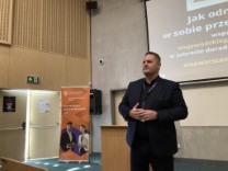 Zdjęcie artykułu Wsparcie WUP dla przedsiębiorczości na Mazowszu – relacja z konferencji „Maverick Managers 2025”
